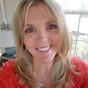 Meet your Posher, Debra